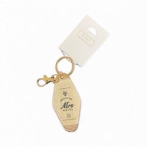 NEW B'Loved KEYS TO THE MRS HOTEL Key Chain Bachelorette Bride Retro Wedding